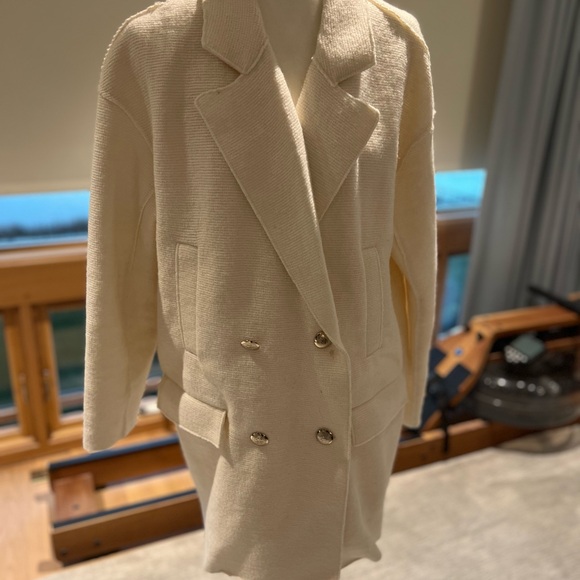 Ivory Zara Oversized Knit Blazer w Silver Buttons. Double breasted. - Picture 2 of 8